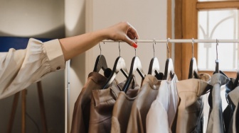 Bijak Berpakaian: Merdeka dari Fast Fashion Demi Bumi yang Lebih Lestari