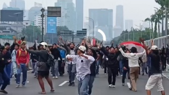 Viral Ikut Turun Demo 25 Agustus di DPR, Yel-yel 'Bawa Pasukan' Anak STM Bikin Ngeri!