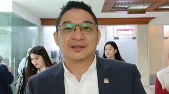 Diisukan Mundur dari Anggota DPR, Pasha: Belum Setahun Tiba-tiba Mundur? Kurang Kesatria!