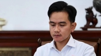 Wapres Gibran Komentari Usul DPR Soal Gerbong Kereta Khusus Perokok: Gak Sinkron!