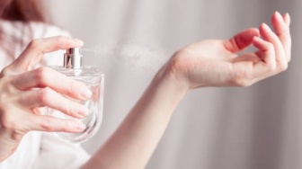 Suka Wangi Bedak Bayi? 5 Parfum Murah Ini Bikin Aromanya Nempel Terus