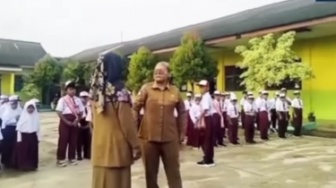 Viral! Aksi Guru Ancam Cekik Siswa Picu Kemarahan Publik: Jangan Ada Kekeluargaan