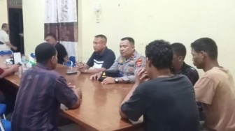 Puluhan Warga Aceh Timur Mengungsi Gegara Tak Tahan Bau Gas