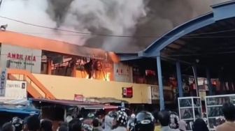 Pasar Payakumbuh Terbakar, Kobaran Api Viral di Medsos!