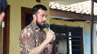 Primus Yustisio dari Partai Apa? Anggota DPR Tuai Pujian Ngantor Naik KRL