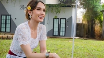 Momen Cinta Laura Makan 'Shothow' Pakai Centong: Logat Bulenya Bikin Gemas!
