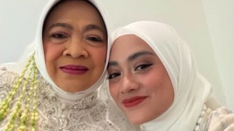 Cinta Tak Kenal Umur, Ibunda Ayudia Bing Slamet Menikah Lagi di Usia Senja