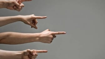 Benarkah Perempuan Sumber Fitnah? Ini Penjelasan Ulama dan Fakta dalam Islam