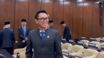 Asyik Joget usai Gaji DPR Naik Disorot, Eko Patrio Kena Ulti: Gua Tuntut Lo Semua di Akhirat!