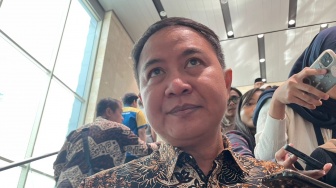 Bentrok Agenda Penting: Dipanggil KPK, Dirjen Haji Hilman Latief Justru Muncul di DPR