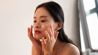 6 Sunscreen Lokal dengan Kandungan Anti Aging untuk Usia 30-an ke Atas