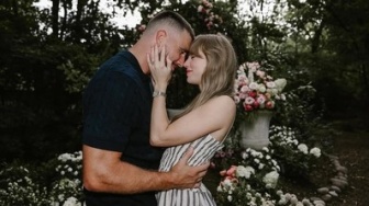2 Tahun Pacaran, Taylor Swift dan Travis Kelce Resmi Tunangan