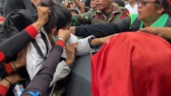 Detik-Detik Copet Kepergok di Demo Buruh DPR: Endingnya Bikin Ngeri!
