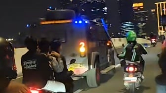 Rantis Brimob Lindas Ojol di Pejompongan: Video Viral Picu Amarah Massa