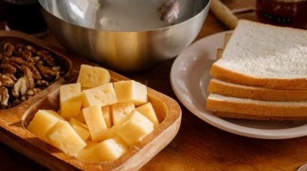 Inspirasi Menu Sarapan Sehat dengan Roti dan Keju