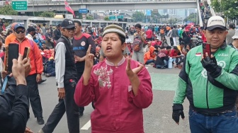 Suara Disabilitas di Tengah Massa, Influencer Badru Kepiting Kecam Wakil Rakyat Korup
