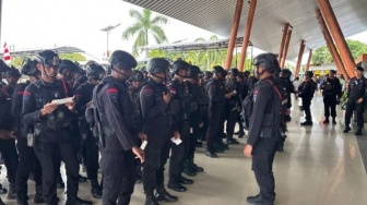 Polda Papua Barat Kirim 100 Personel Brimob ke Kota Sorong