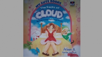 Ulasan Buku The Sacks of Cloud, Kebahagiaan yang Timbul dari Berbagi