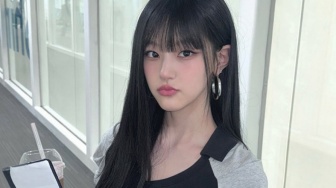 Gaya Kasual Haneul KISS OF LIFE, 4 Look Minimalis yang Catchy Abis!