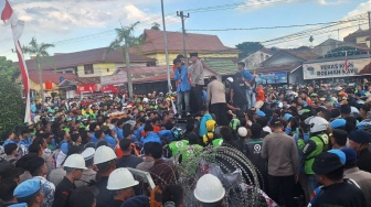 Solidaritas Driver, Geruduk Polda Riau Imbas Ojol Dilindas Mobil Barakuda di Jakarta