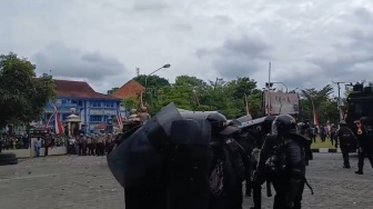Demo Driver Ojol di Solo, Sempat Ricuh di Depan Mako Brimob