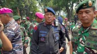 Komandan Brimob Diteriaki Pembunuh saat Sampaikan Permintaan Maaf ke Massa Ojol di Kwitang