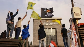 Kerusuhan di Polda Metro Jaya: Mahasiswa dan Polisi Bentrok