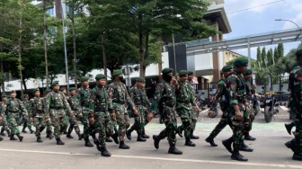 Mako Brimob Kwitang Dijaga Tentara, Tuntutan Massa: Usut Tuntas Kasus Affan, Bebaskan Semua Pendemo!