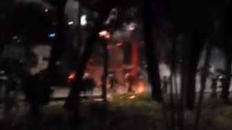 UPDATE! Gerbang Mako Brimob Kwitang Dibakar Pakai Molotov