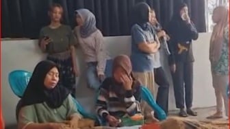 Tangis Pilu Ibunda Ojol yang Dilindas Rantis Brimob : Anak Saya Sudah Enggak Ada Pak