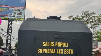 Apa Arti Salus Populi Suprema Lex Esto di Body Rantis Brimob?