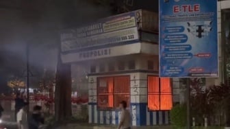 Jambi Memanas: Pos Polisi Dibakar Massa di Simpang BI