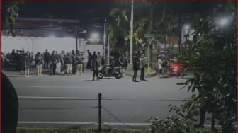 Jurnalis Perempuan Diintimidasi Oleh Aparat saat Meliput Demo di DPRD Bali
