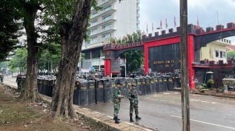Mako Brimob PMJ Kembali Digeruduk Massa : Teriakan Polisi Pembunuh Kembali Menggema!