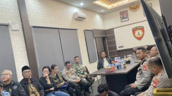 Sultan Datangi Mapolda DIY saat Aksi Demo Jumat Malam Ini