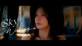 Sky Walking oleh Miyeon: Keinginan untuk Terbang Bersama Seseorang Spesial