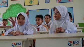 BRI Peduli "Ini Sekolahku" Beri Beasiswa dan Renovasi Sekolah untuk Masa Depan Indonesia