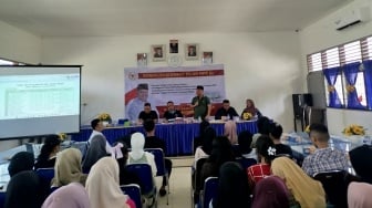 Anggota DPR Sugiat Beri Bimbel Gratis 1 Tahun untuk Siswa SMAN 1 Kuala Langkat