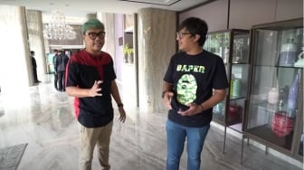 7 Potret Rumah Mewah Uya Kuya sebelum Digeruduk Massa: Luas 6000 Meter, Ada Lift Pribadi
