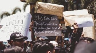 Antara Amarah dan Harapan: Bagaimana DPR Seharusnya Merespons Demonstrasi?