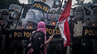 Akademisi Sentil Kapolri: Aksi Represif Polisi Beredar Seantero Dunia