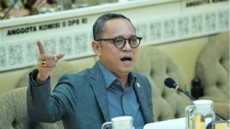 Sebut Tidak Level dengan Rakyat Jelata, Ini Profil Deddy Sitorus dan Kontroversinya