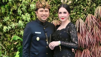 Arumi Bachsin Beri Kabar Terkini Usai Ruang Kerja Emil Dardak Dibakar Massa