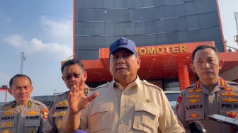 "Beri Pangkat Luar Biasa": Perintah Presiden Prabowo ke Kapolri untuk Polisi Korban Demo