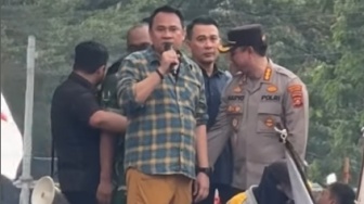 Mereda Seketika! Momen Ketua DPRD Sumsel 'Taklukkan' Mahasiswa dari Mobil Komando