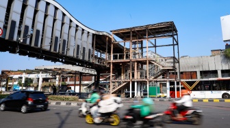 Jakarta Kembali Normal, Fasilitas Umum yang Rusak Mulai Diperbaiki