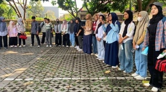 70 Mahasiswa Kesehatan Unisa Siaga di Lapangan: Antisipasi Kerusuhan Demo, Prioritaskan Keselamatan