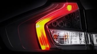 Suzuki Diduga Akan Merilis Varian Anyar New XL7 Hybrid dengan Balutan Warna Serba Hitam