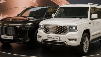 Adu Gahar 2 Mobil Antipeluru Kepala Negara, VinFast Lac Hong 900 LX vs Pindad MV3 Garuda