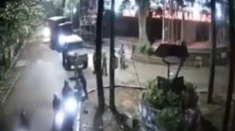 Viral Kampus Unisba-Unpas Diserang Gas Air Mata, Dedi Mulyadi Diminta Turun Tangan